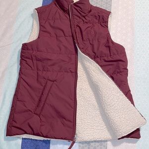 The North Face Merriwood reversible vest size L